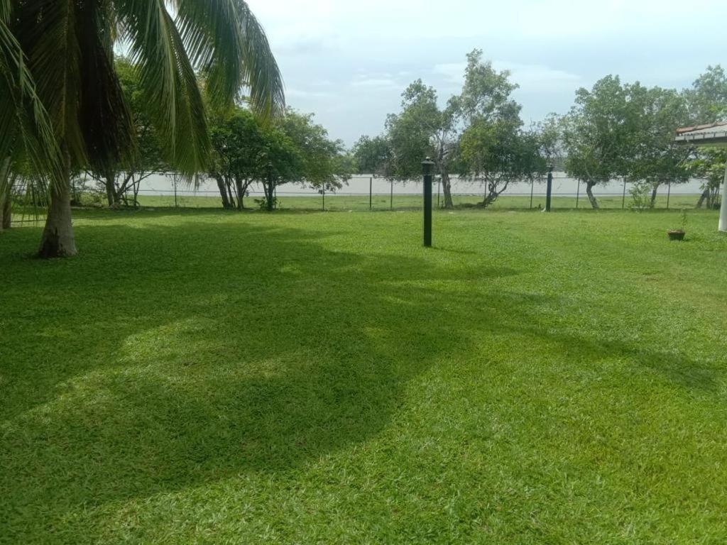 Serenity Lake Resort Yala Tissamaharama Kültér fotó