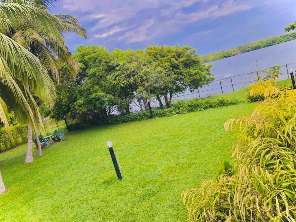 Serenity Lake Resort Yala Tissamaharama Kültér fotó
